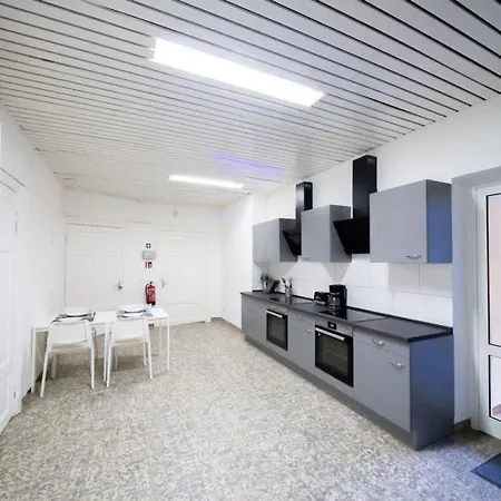 Apartment Monteurwohnung In Gülzow Für Bis Zu 7 Personen Mit Wlan, Parkplatz&gemeinschaftsküche - Rz02 Gulzow