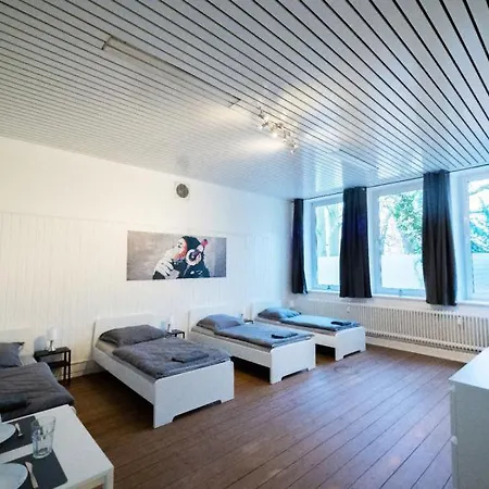 Monteurwohnung In Gülzow Für Bis Zu 7 Personen Mit Wlan, Parkplatz&gemeinschaftsküche - Rz02 * Gulzow